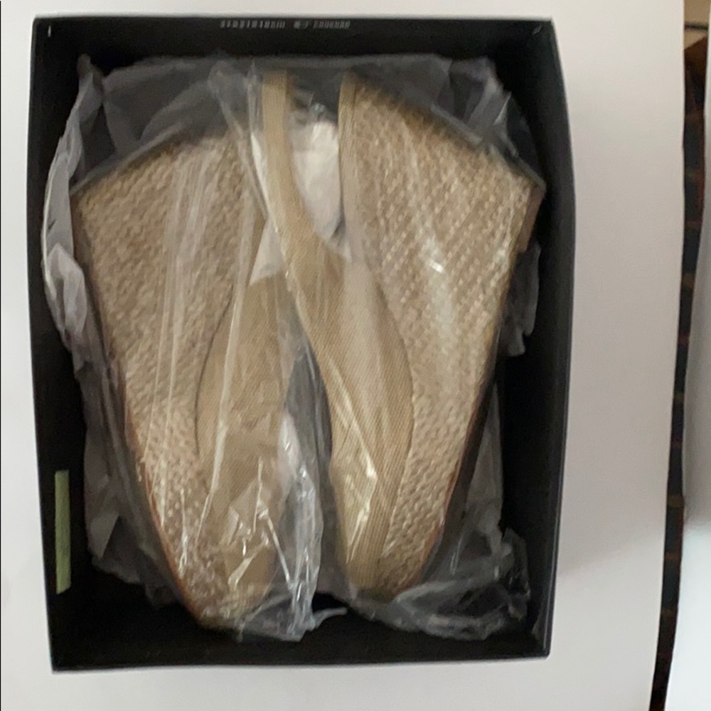 👠❤️ NWOT Tahari platform shoes - Picture 5 of 6